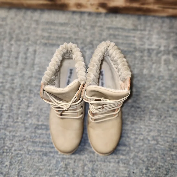 Ladies Dirty Laundry Boots - Picture 7 of 10